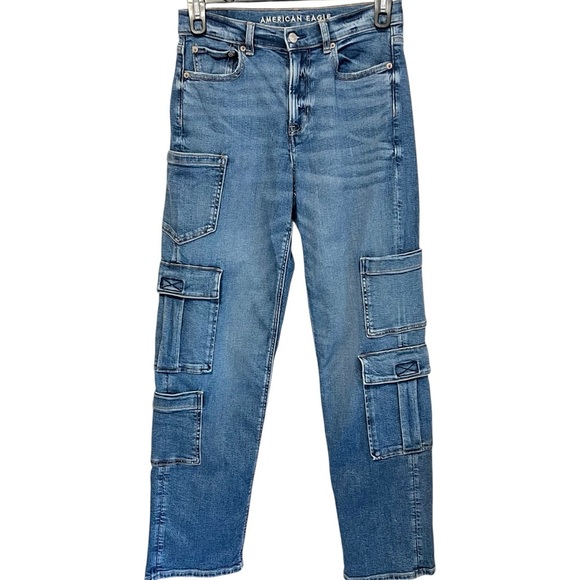 AMERICAN EAGLE Super High Rise Baggy Straight Cargo Jeans size 4, medium wash - Picture 11 of 16